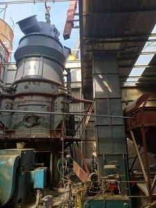 압박하는 화로 석회암 수직식 연마반 장비 HVM1300